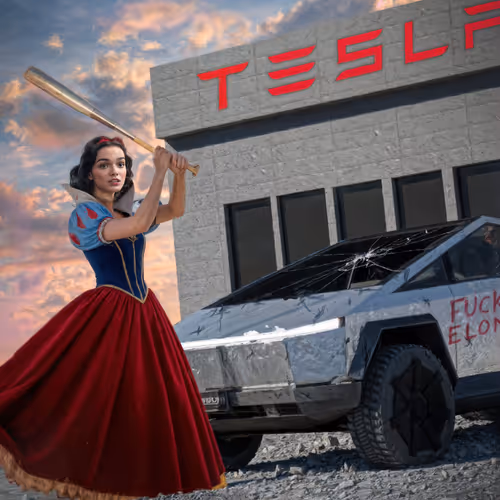 SNOW WHITE ATTACKING TESLA BY BEEPLE