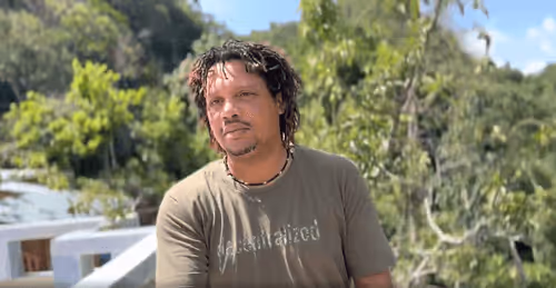 Item #51582083121382664754572266337257696728237193355148908677881965574864855105592 Media