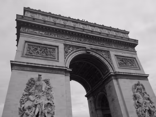 Item #56195840355553558991819986238373964036805936988813857188638248870168796069889 Media