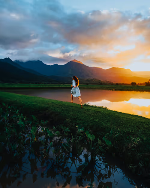 Item #11724833867030775132241085553592039053623098659522650139885247766887296663553 Media