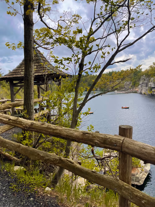 Item #33261409280827848890636833313665954217119010705453802455397167692082776637448 Media