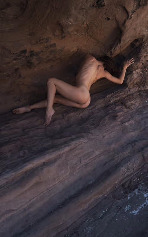 Item #83332782865168099246111470793904216784049773190563389119764666156405189771265 Media