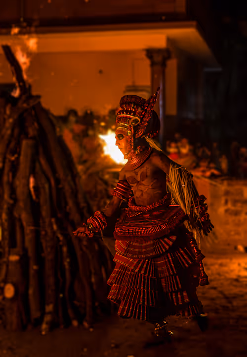 Item #19336824291871591556286260799309526990689001560972622645447067380962010595329 Media