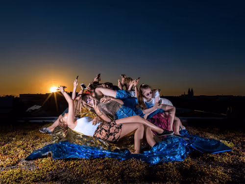 Item #98227430356298837060103829344695546217270943753946915637715863874451238027265 Media