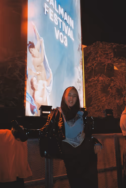 Item #111947432917840273637579905546902051336412020995403260629355602787988697776129 Media