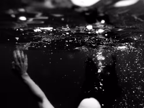 Item #48785457818066054559368395541392267450679449328533831279358886283155848822785 Media