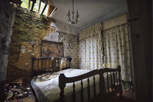 Item #115580021056458323249970483924019338162436996338766547048195908561230318534657 Media