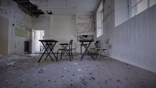 Item #13473500973687785898796463285955460631407349614781281766798596489314691973121 Media