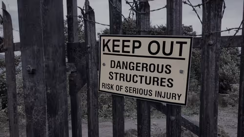 Item #13473500973687785898796463285955460631407349614781281766798596467324459417601 Media