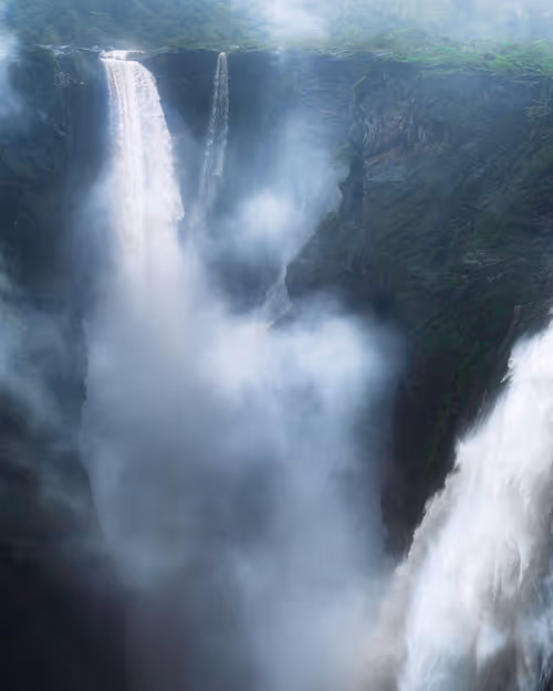 Item #21220469228534161722966740220047830052013954901573509815299023140219072282625 Media