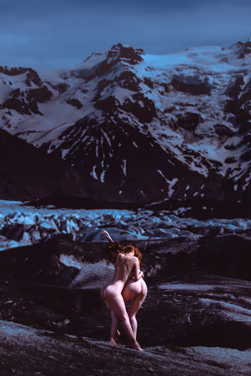 Item #83332782865168099246111470793904216784049773190563389119764666167400306049025 Media