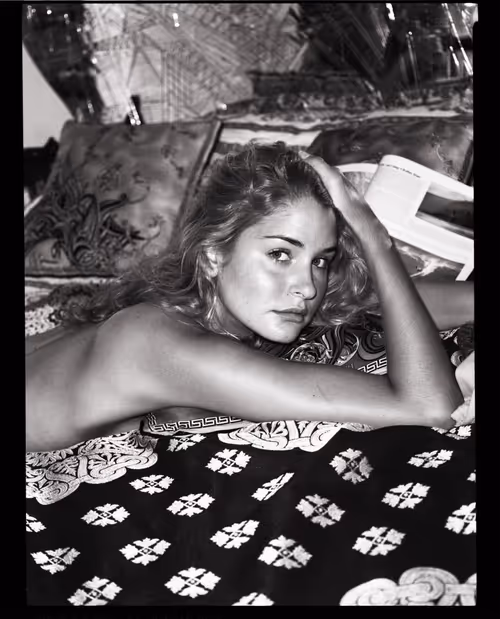 Item #92164906620106145587468133804147833328318986001025781549215792822181878038529 Media