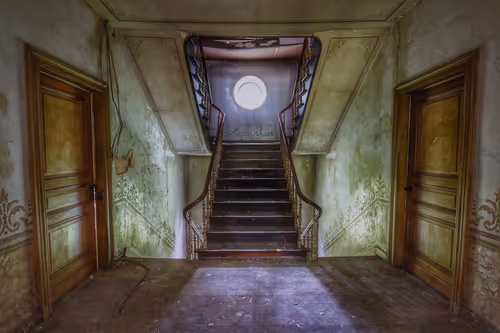 Item #115580021056458323249970483924019338162436996338766547048195908556832272023553 Media