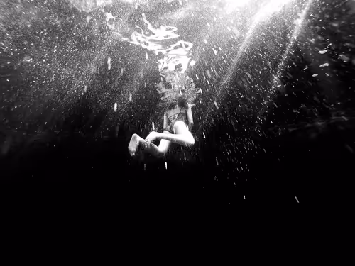 Item #48785457818066054559368395541392267450679449328533831279358886275459267428353 Media