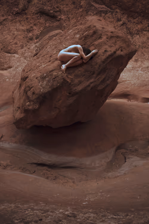 Item #83332782865168099246111470793904216784049773190563389119764666133315445587969 Media