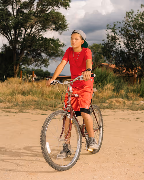 Item #109806160763287269054445930967436506393505317545733357915234866661059157032961 Media