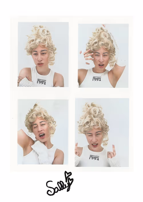 Item #111947432917840273637579905546902051336412020995403260629355602774794558242817 Media