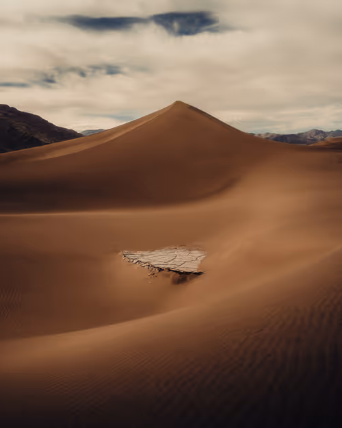 Item #4015407752300364533452678747912321307133041258187258919128982353586709069825 Media