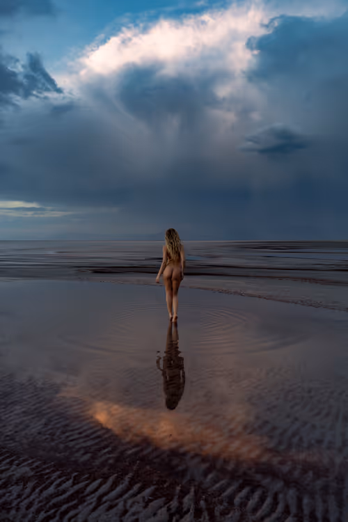 Item #83332782865168099246111470793904216784049773190563389119764666126718375821313 Media