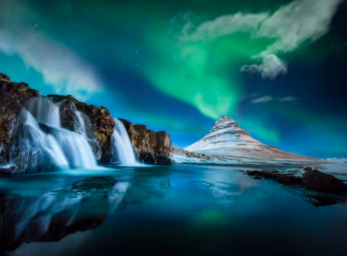 Item #21220469228534161722966740220047830052013954901573509815299023151214188560385 Media