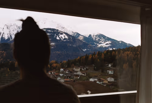 Item #57637116358880253355532068744553761348927083548438341170009746216473730220033 Media