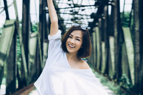 Item #80080116344080386356476037523916966819395511418422021491750937053984997769217 Media