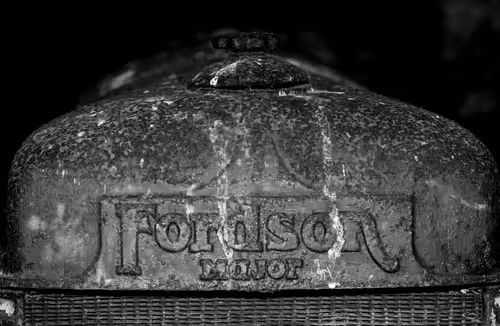 Item #13808566049018172029737959666096611307400355353841900688345406263210048225281 Media