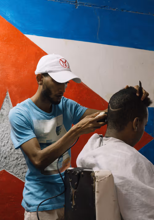 Item #114285376341305908741834511560959346099812467556521754016796399190805795831809 Media