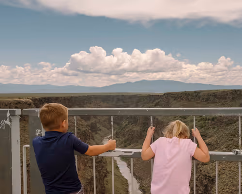 Item #109806160763287269054445930967436506393505317545733357915234866677551831449601 Media