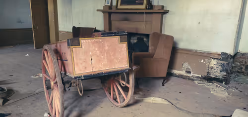 Item #13473500973687785898796463285955460631407349614781281766798596513503947784193 Media