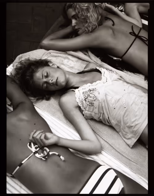 Item #92164906620106145587468133804147833328318986001025781549215792774902878044161 Media