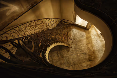 Item #115580021056458323249970483924019338162436996338766547048195908562329830162433 Media