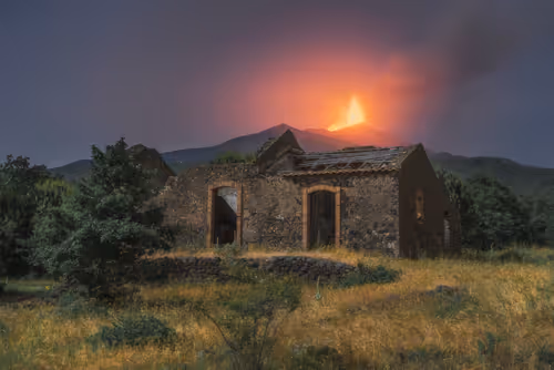 Item #29665505459776512063151611391641042533234332755845632920050768272957720494081 Media