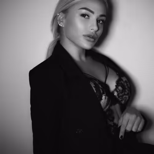 B&W Lured