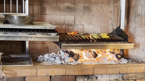 Item #14716092156585287365480307115940890711700220374110327636832692002678548463622 Media