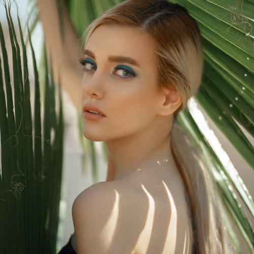portrait - EtKkAznvEh