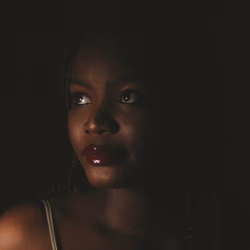 CHIAROSCURO - qyZee3f0Ws