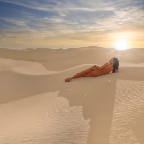 Nude - FzVtHOhRKM