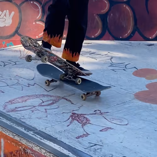 BLUNT ON TOP OF THE SKATEBOARD