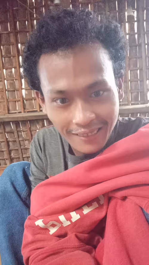 Item #439049340968981866709079485805570550088941763084455559998263039243147280385 Media