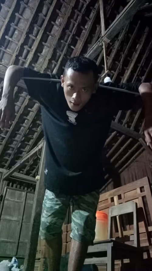 Item #439049340968981866709079485805570550088941763084455559998263183279170519041 Media