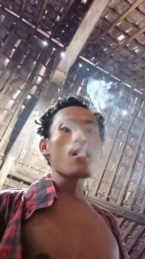 Item #439049340968981866709079485805570550088941763084455559998263049138751930369 Media