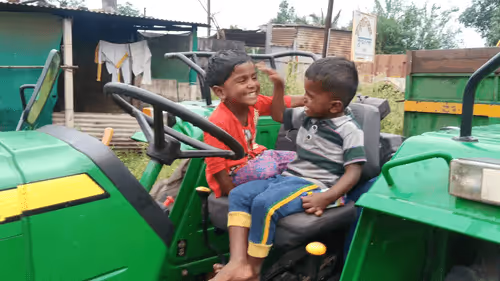 Item #39916610678052500138596211548792698776473563312308341193271399278621241638913 Media