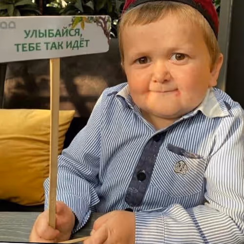 Item #10531240786917548224898635287693052285348729385778404003744191091206137053185 Media