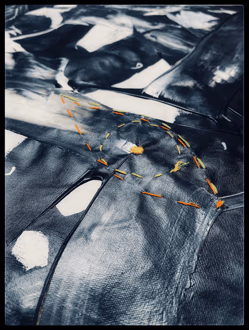 Item #69161271845556741248210283377184123159199717982282519289769021615957881126913 Media