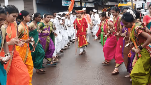 Item #39916610678052500138596211548792698776473563312308341193271399267626125361153 Media