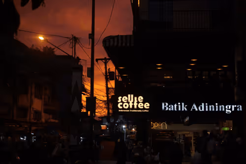 Item #11526280246163417723726744614800321461002291410240764604854049628002885566465 Media