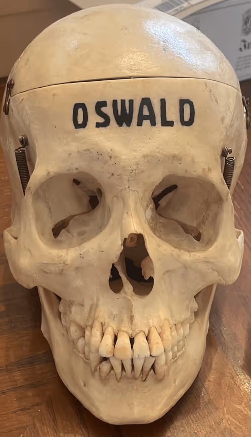 Item #82178559620026326219165803293821437144978059233678239568219416592310767452161 Media