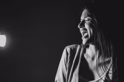 Item #68974856610287891345398477420152131783231641207281089982933452460440481169409 Media