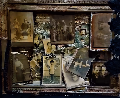 Item #85043563857425734787029872858228068518532895461354812368453170697711501967361 Media